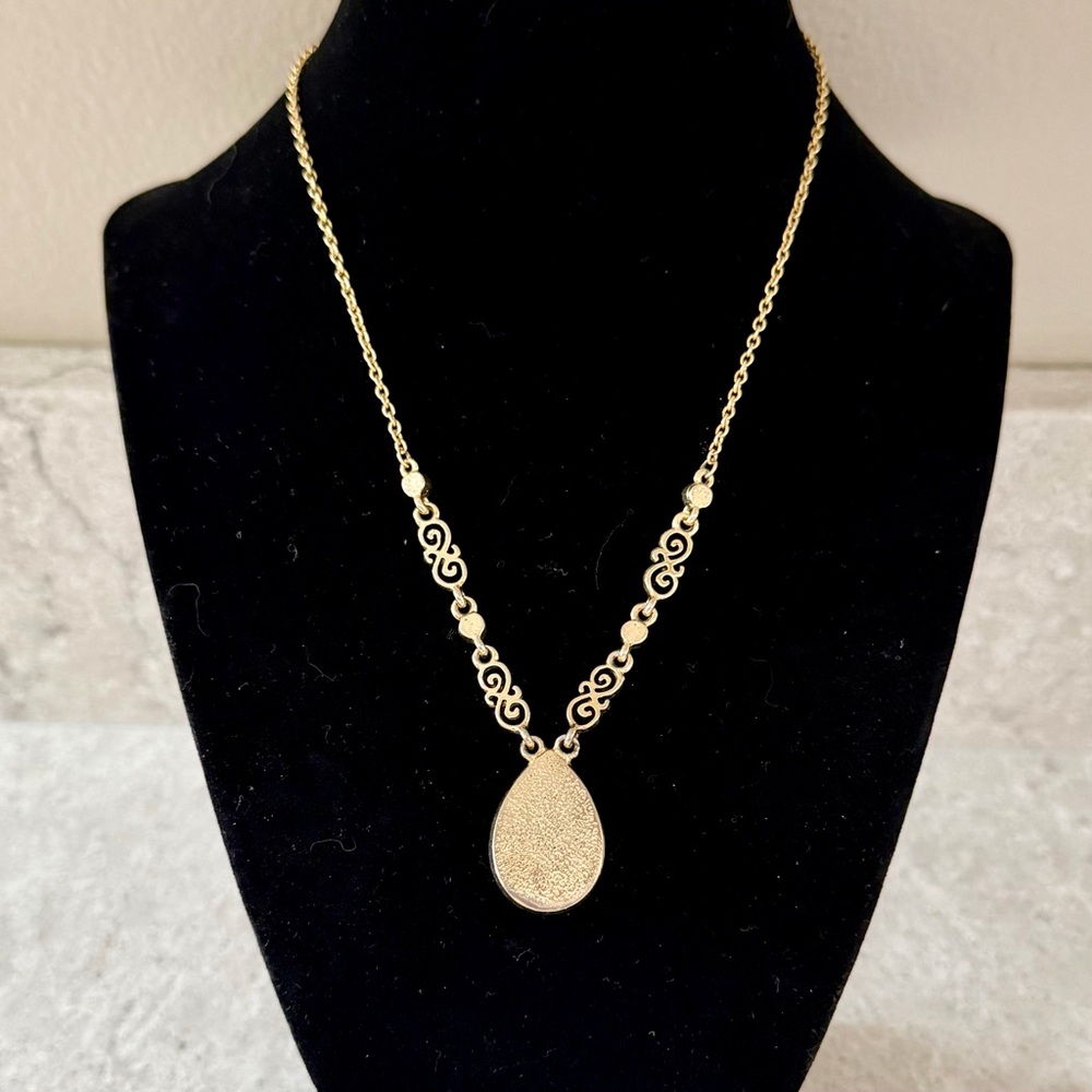 Vintage Gold-Tone Teardrop Pendant Necklace - Picture 7 of 11
